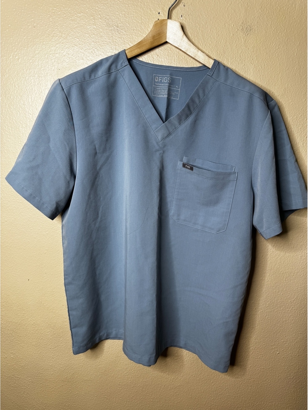 FIGS Mens XL Leon Scrub Top Blue Technical Collection V-Neck Stretch Pocket